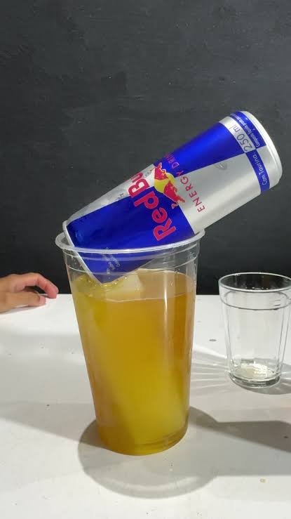 DOSE ABSOLUT COM RED BULL
